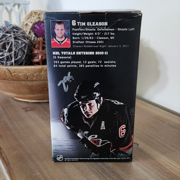 🏒 Carolina Hurricanes Tim Gleason Bobblehead – Limited Edition 2010, Boxed - Picture 4 of 16